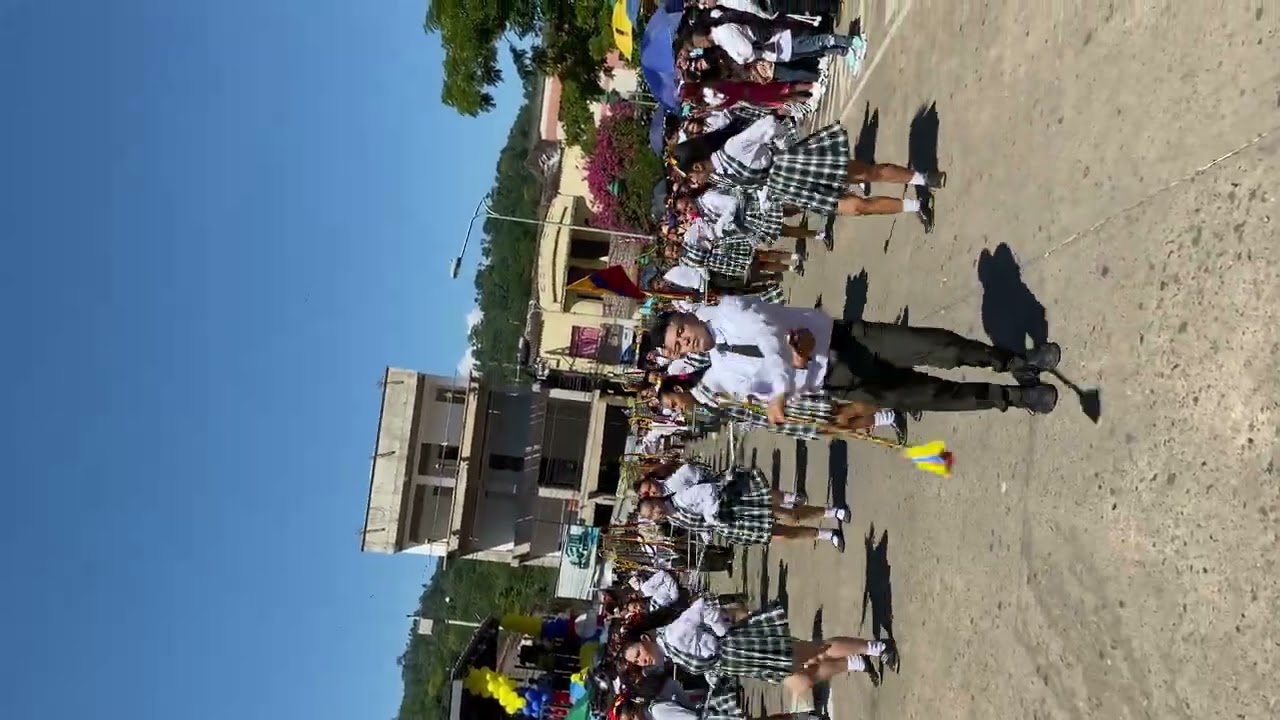 Banda de marcha colegio Camilo torres -20 de julio 2023.