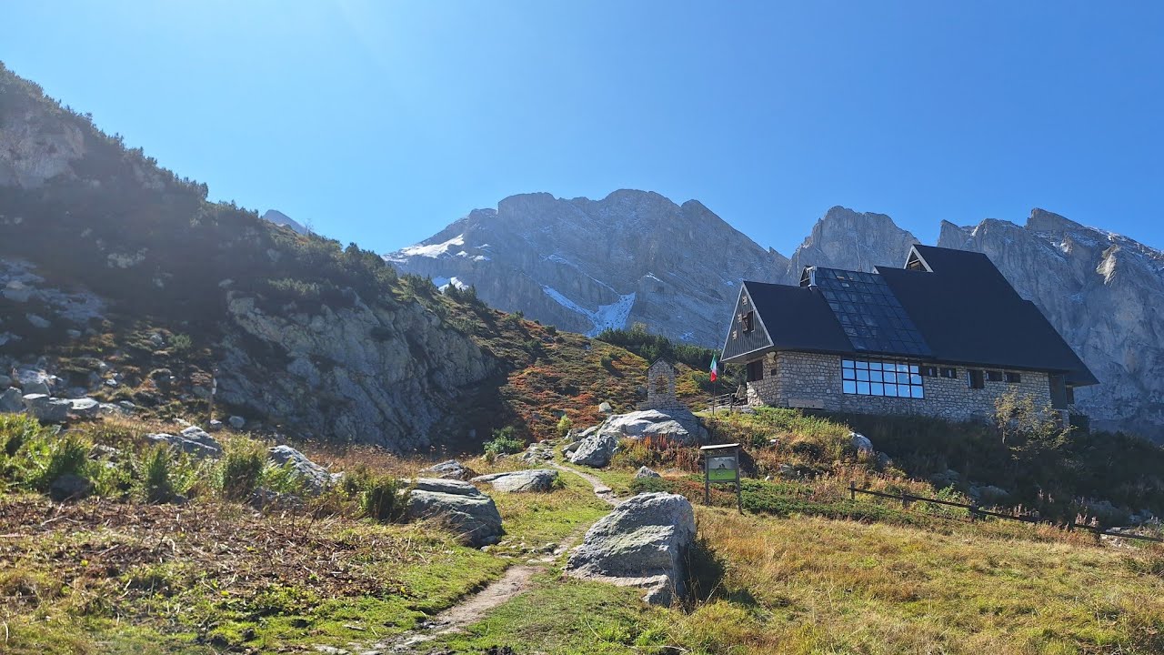 Alpi liguri Chiusa Pesio: dal Rifugio Pian delle Gorre al rifugio Garelli giro ad anello.
