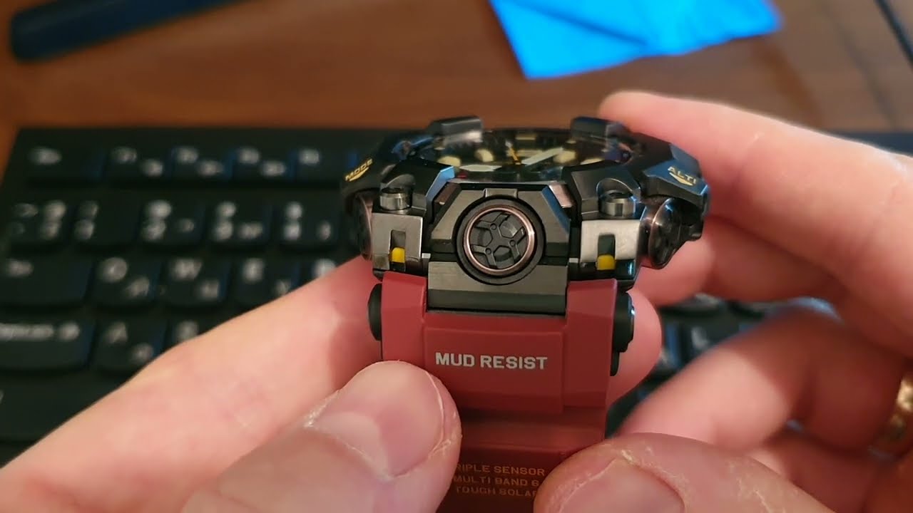 G-SHOCK GWG-B1000-1A4 & Case & Light Review
