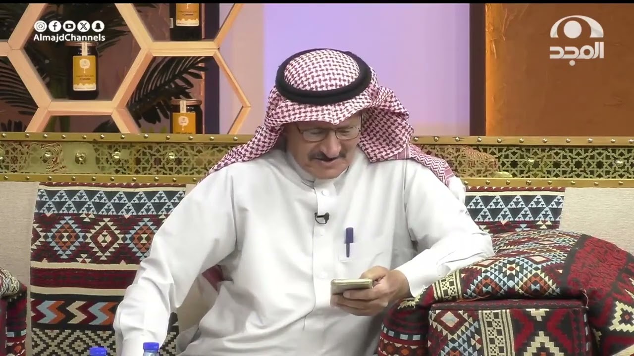 حصلت لي بعض المواقف فكتبت هذه القصيدة دستور دستورا ما أهيض وأغني يا الأجاويد للشاعر فهد المجبول