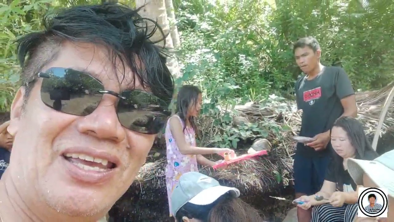 Ang pag celebrate ng birthday ni Jenie at kasama ang mga kaibigan at pamilya ..