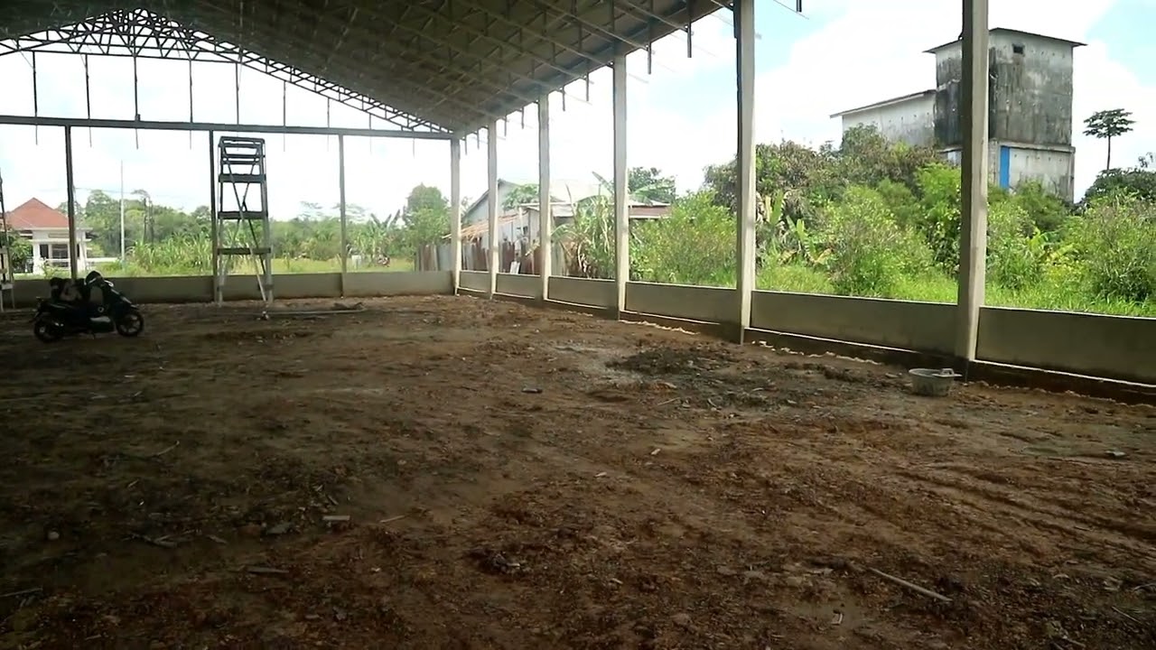 Bikin lapangan futsal Part 2 Pemasangan baja ringan dan Atap