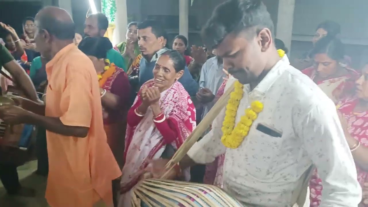 শ্রীশ্রী শিবচতুর্দশীতে উপলক্ষে অষ্ট প্রহর মহানাম যজ্ঞ। (২৮-০২-২০২৫ইং) সন্ধ্যা আরতি ---