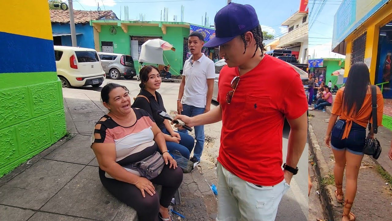 Lindas MUJERES en el MERCADO El Salvador
