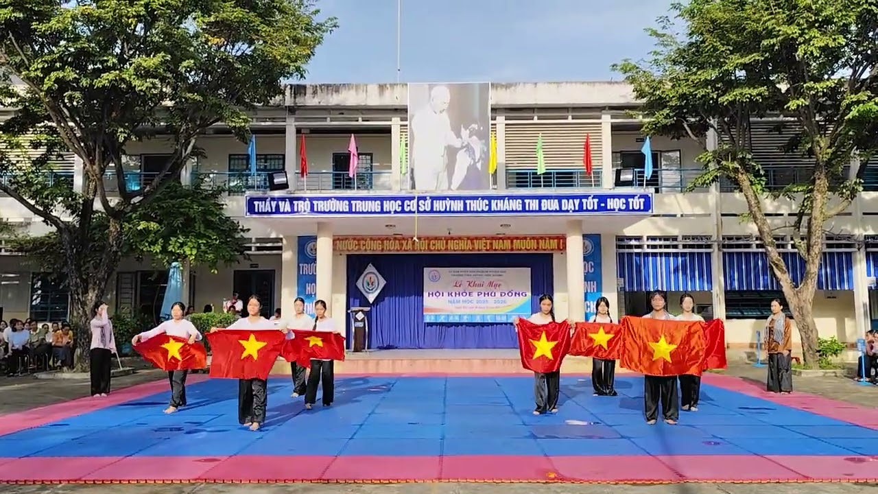 Nỗi đau giữa hoà bình - Lớp 9/4 - Trường THCS Huỳnh Thúc Kháng