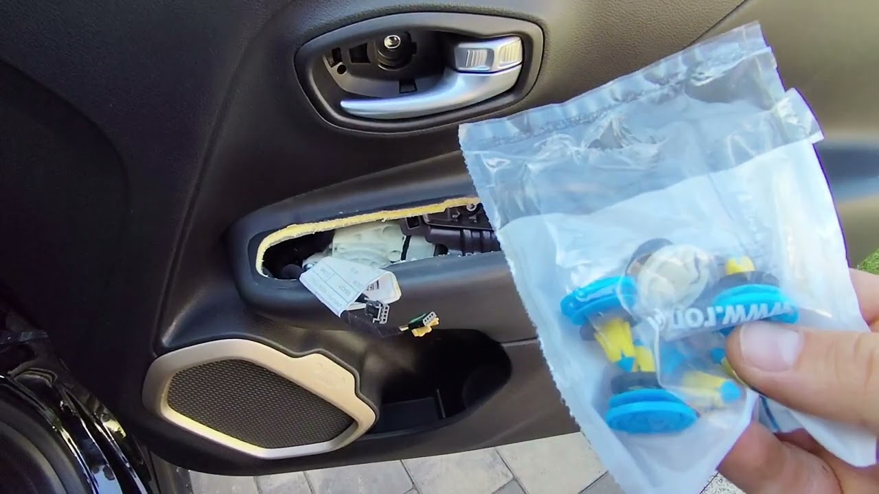 JEEP RENEGADE (audio speakers) wymiana głośników w przednich drzwiach na nowe firmy JBL