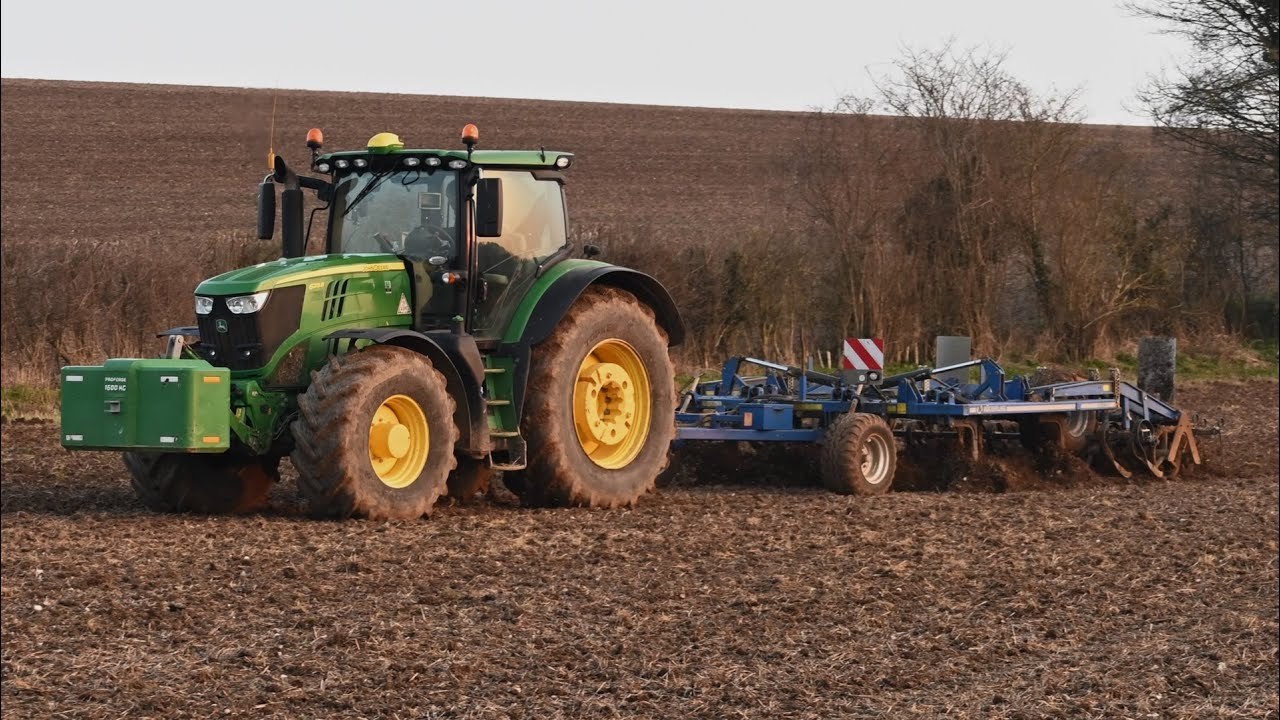 Cultivating with John Deere 6215R & Köckerling