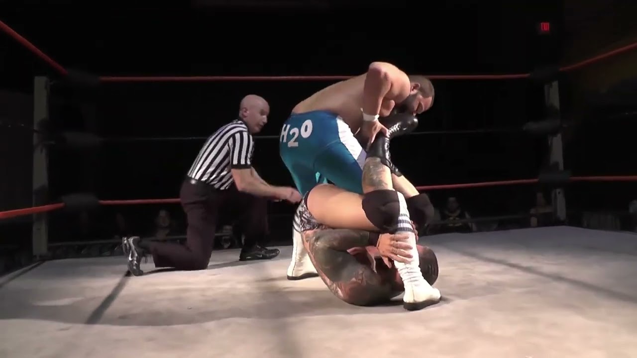 07/01/2015: Ryan Waters vs. Vinny Marseglia