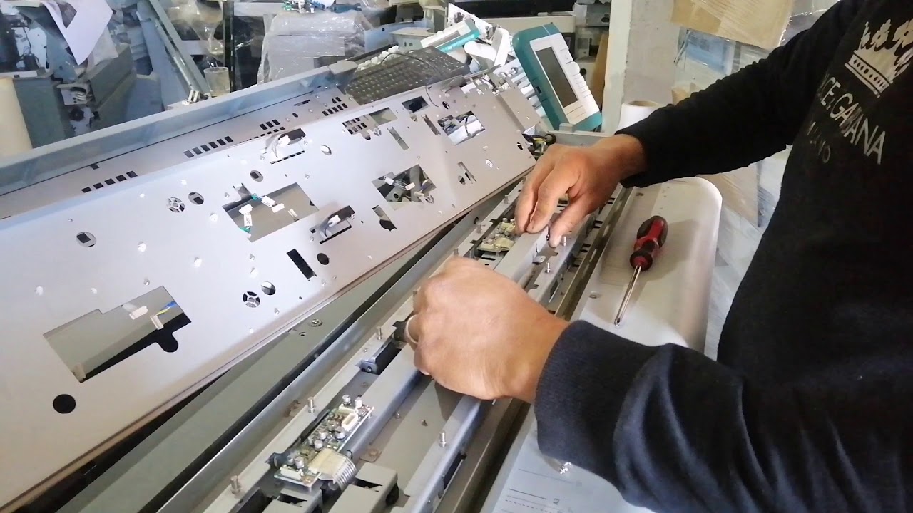 How to change clean the scanner oce plotwave 300