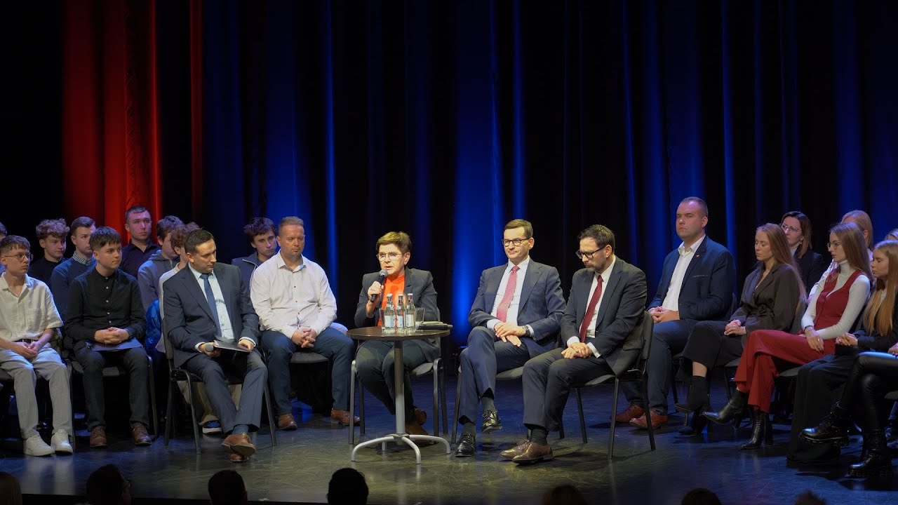 Daniel Obajtek, Beata Szydło i Mateusz Morawiecki w Brzozowie