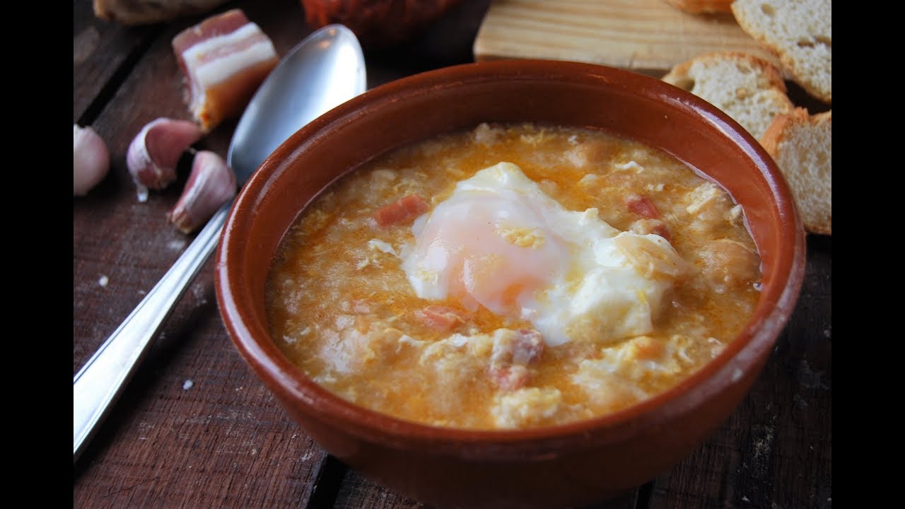 Sopa de ajo tradicional
