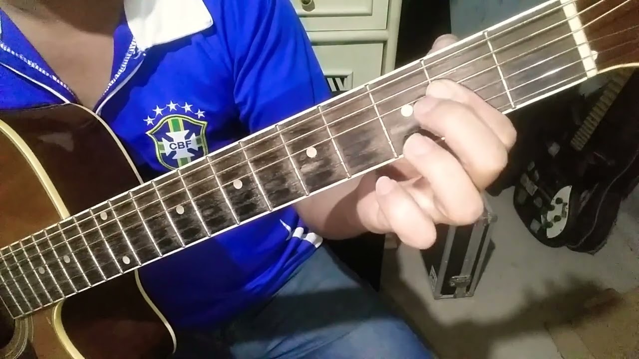 Aprenda o melhor ritmo de seresta pra tocar no barzinho voz e violão vídeo aula ritmos com o baixo