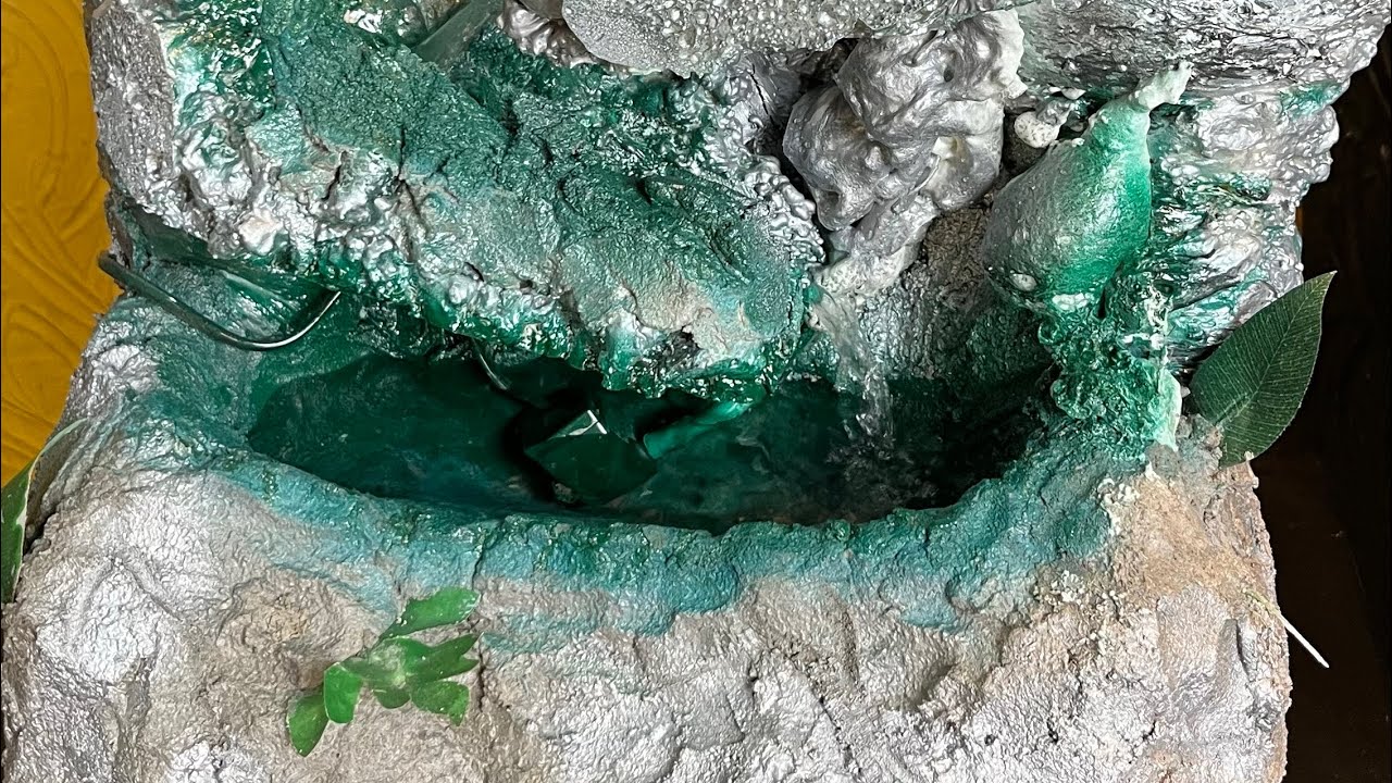 Fonte de água infinita de espuma expansiva