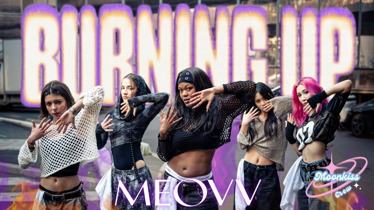 [KPOP IN PUBLIC | PARIS] BURNING UP - MEOVV (미야오) dance cover by Moonkiss crew 