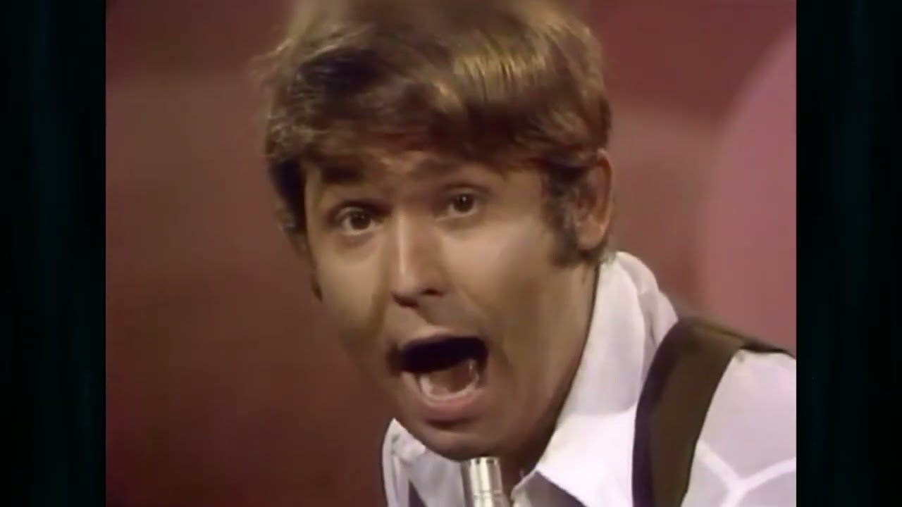 RAPHAEL - “Un buen amigo” (A Beautiful Friend) | “The Des O’Connor Show” (Reino Unido, 04.07.1970)
