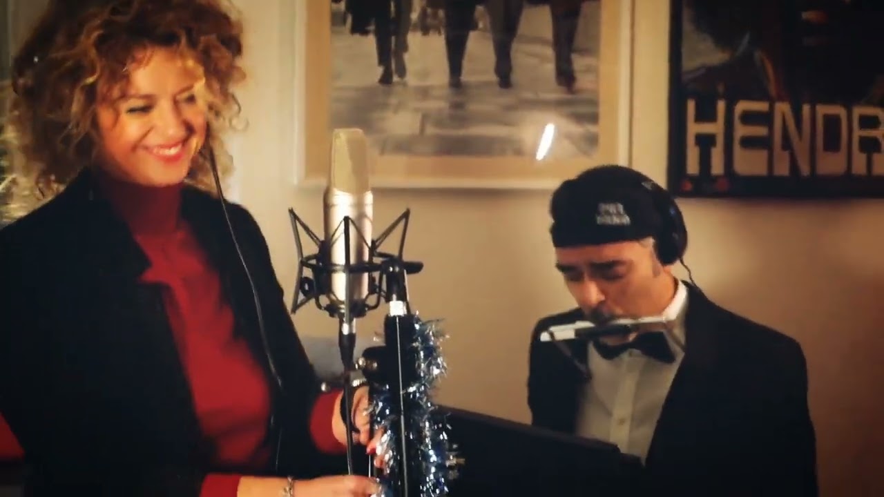 Amazing Grace (cover version), performed live by Chiara Sacks, Barbara Pistillo and Paul Brigo