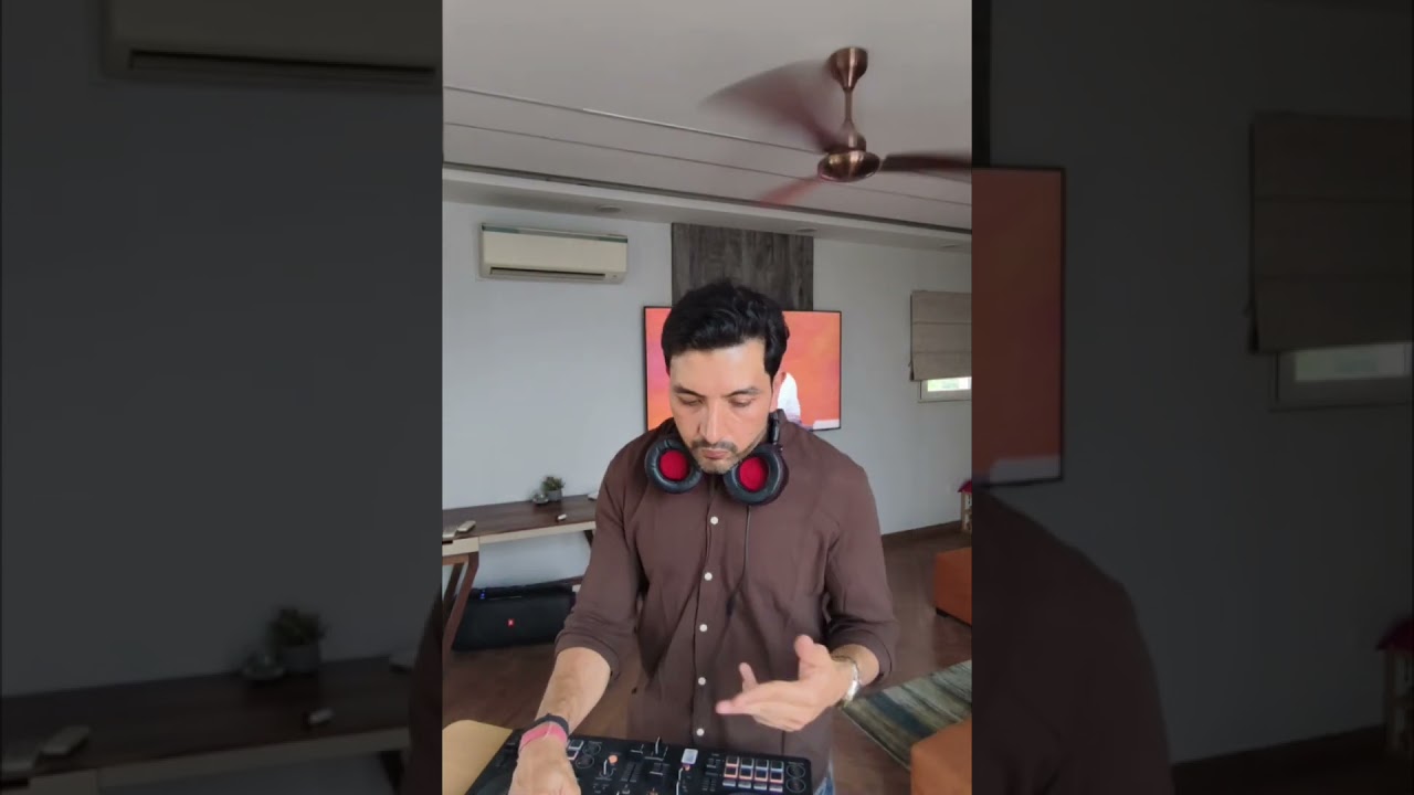 Bollywood Throwback : 2000's Hits you still know by Heart
