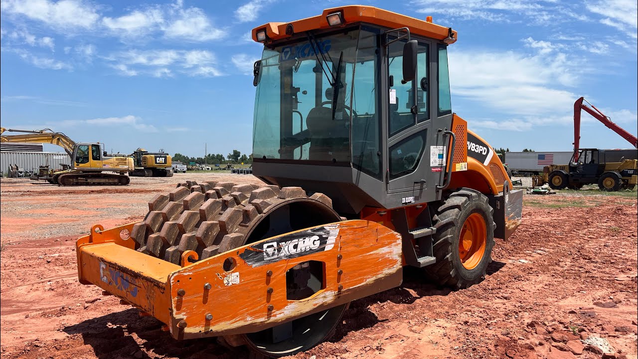 XCMG CV83PD Vibratory Roller Compactor With Clamp On Sheep&rsquo;s Foot