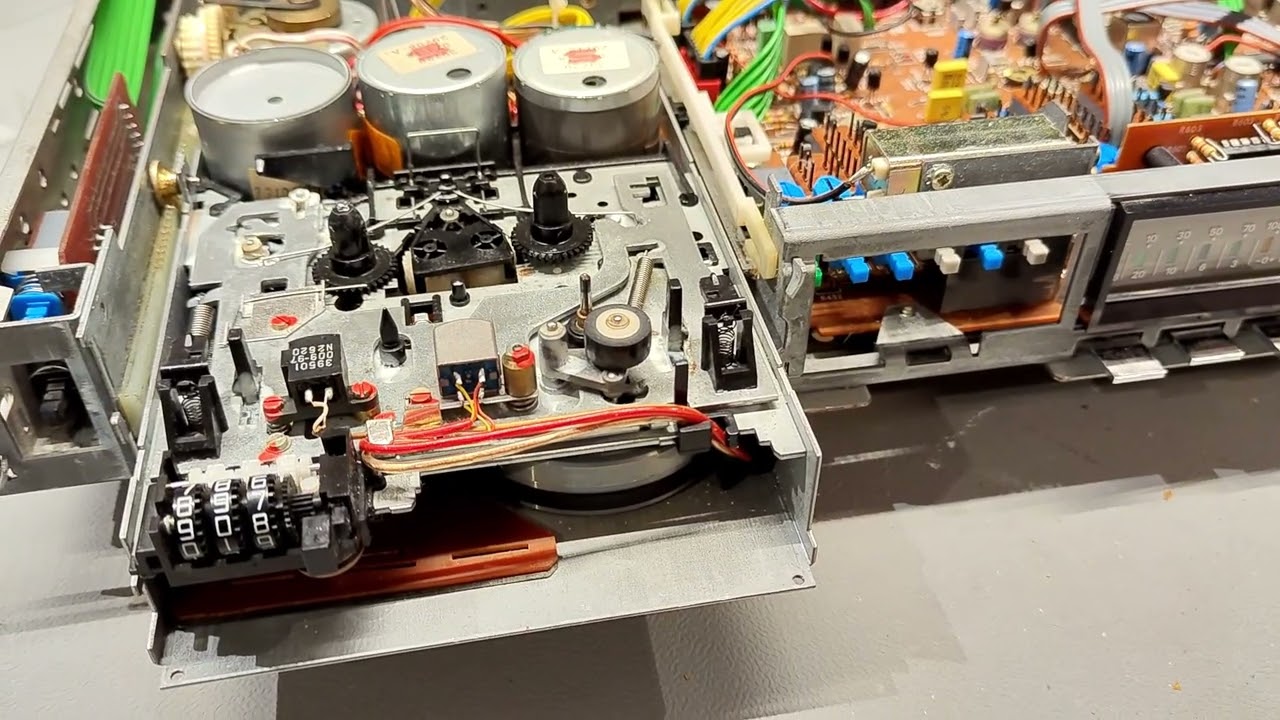 Grundig SCF6100 Cassette Deck Mechanical Overhaul Odyssey
