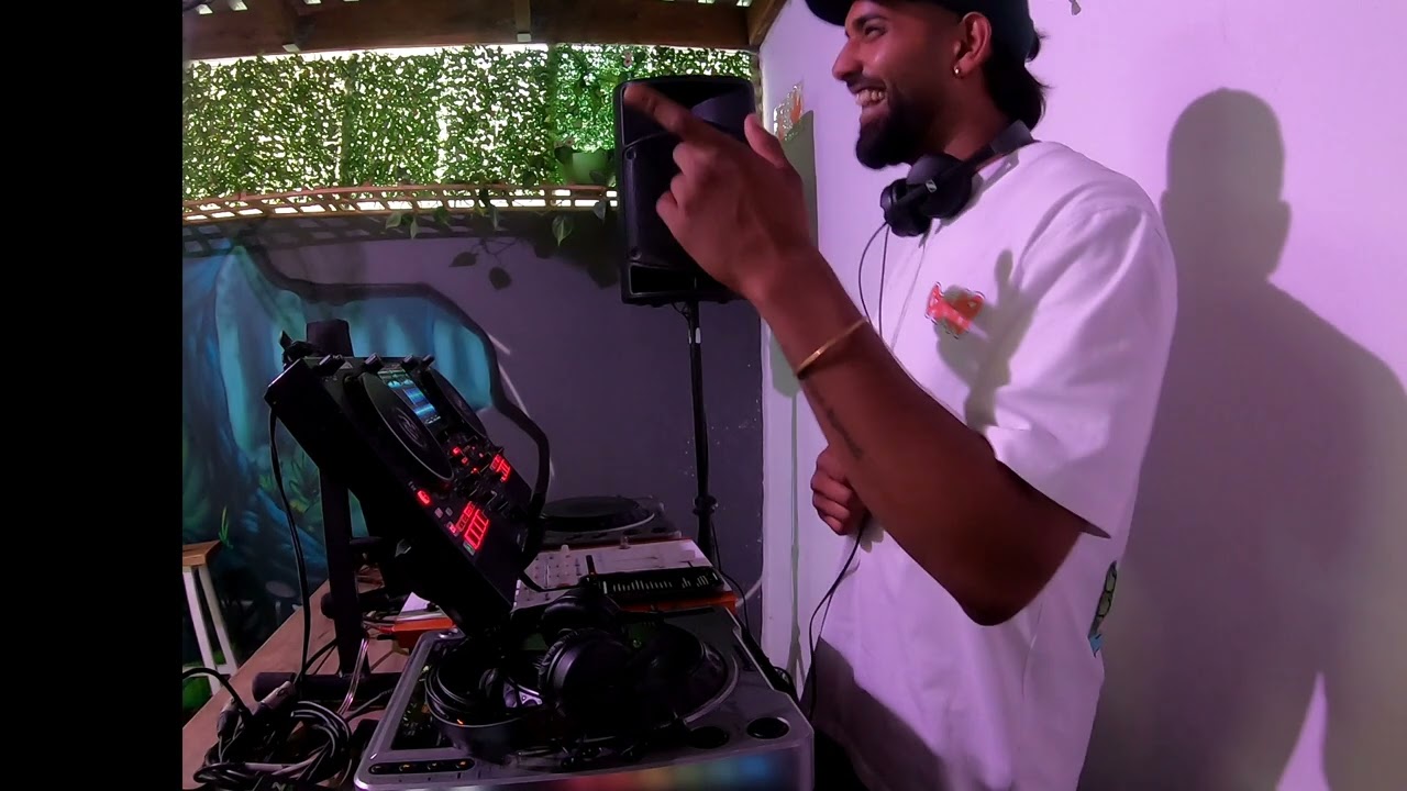 SATURDAY HANGOUT EP1   KUBZ DJ   LIVE IN THE MIX