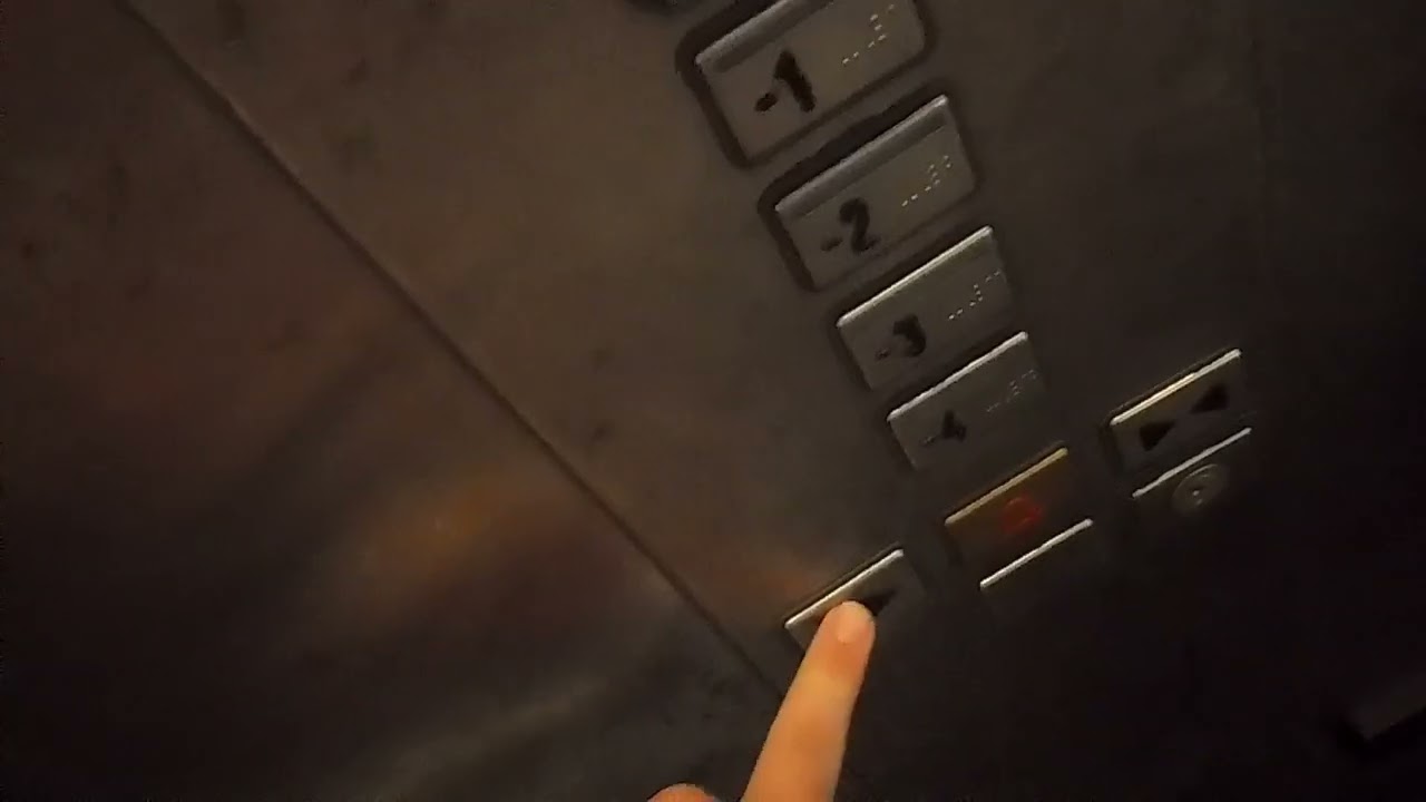 [Locked Off & Scary!] 2X Schindler 2600 Lifts @ Vialand AVM, Ey&uuml;psultan, Istanbul, Turkey