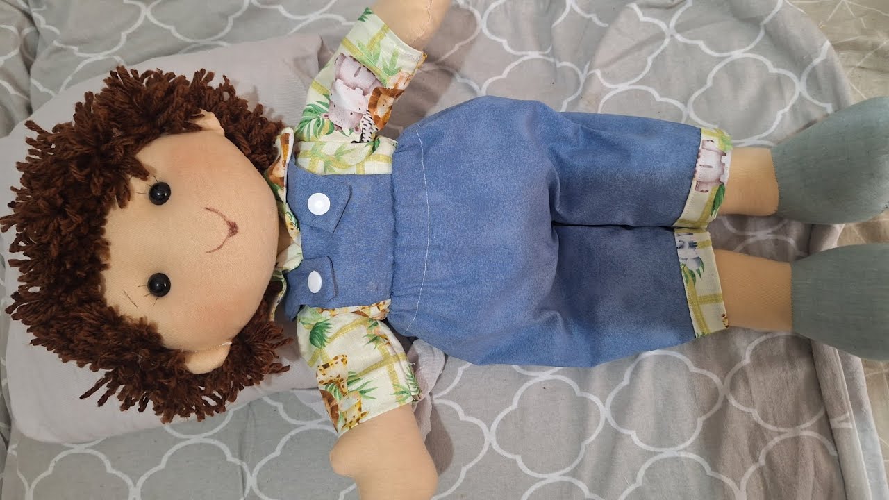 Boneco Júlio. Com moldes gratuito aproveitem pra ganhar um dinheirinho ou presentear 