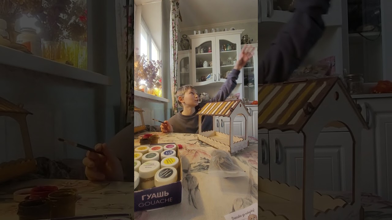 Кормушка для воробьёв и синиц