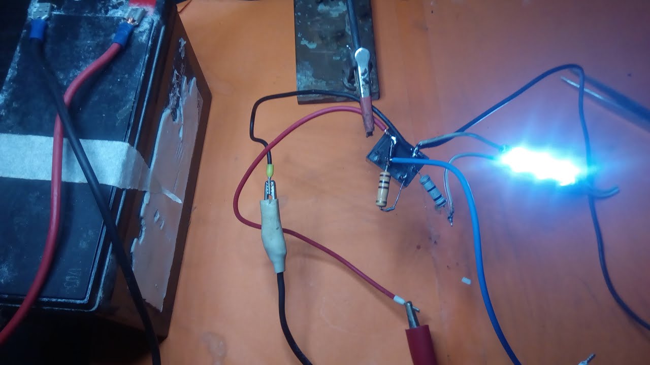 ELEKTRİK KESİLİNCE YANAN LED DEVRESİ
