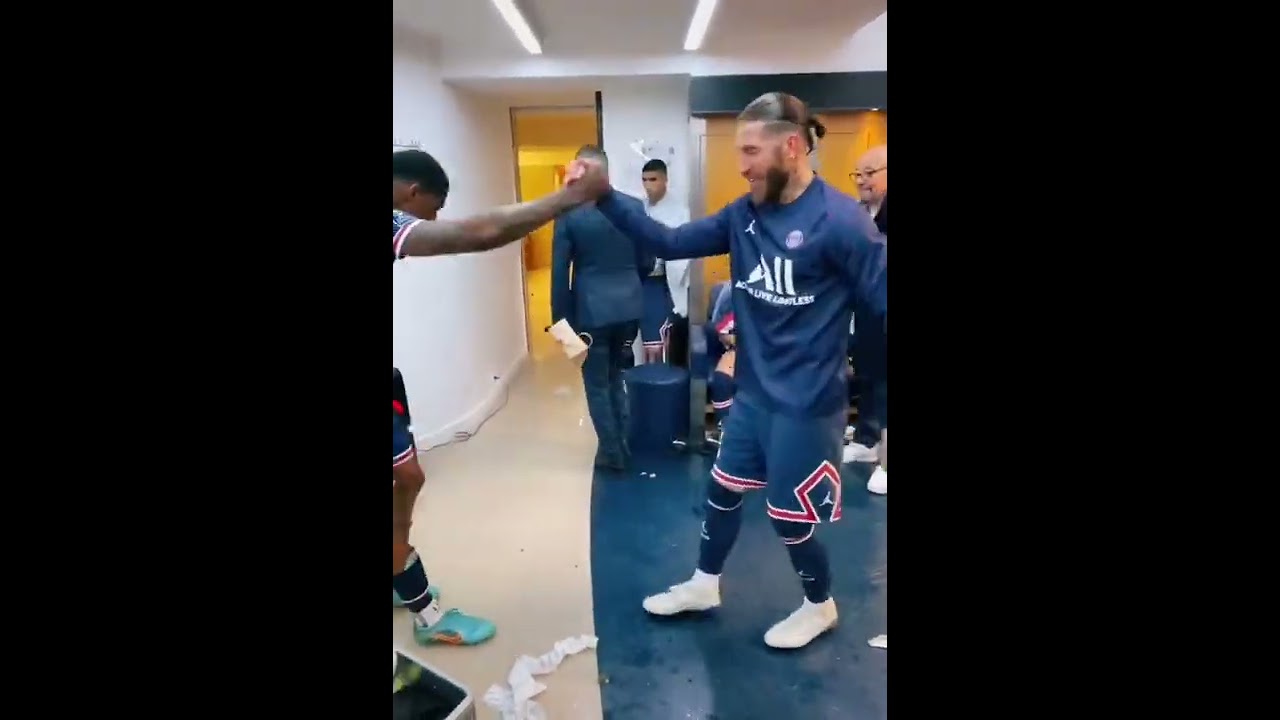 Sergio Ramos & kimpembe dance PSG dressing room