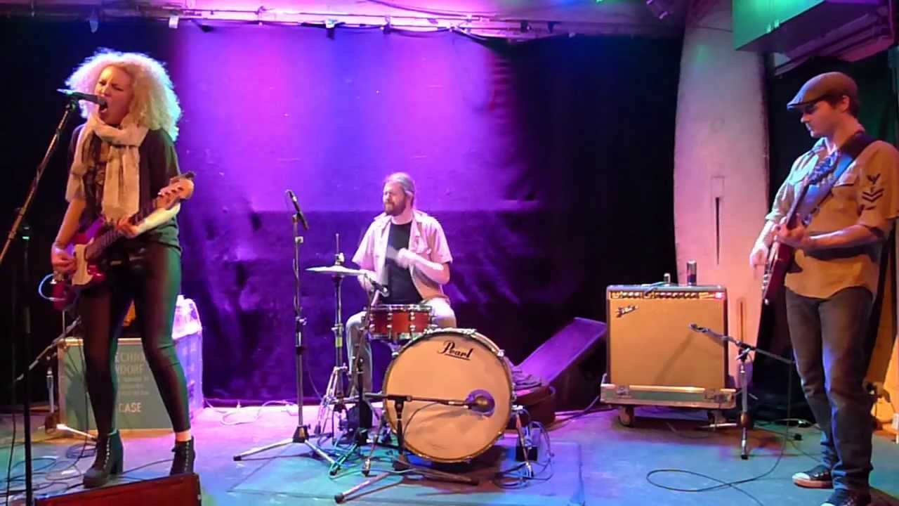 Cassie Taylor - (Papa Was A Rolling Stone) Satisfy My Soul @ Kulturrampe - Krefeld - 2014.03.12