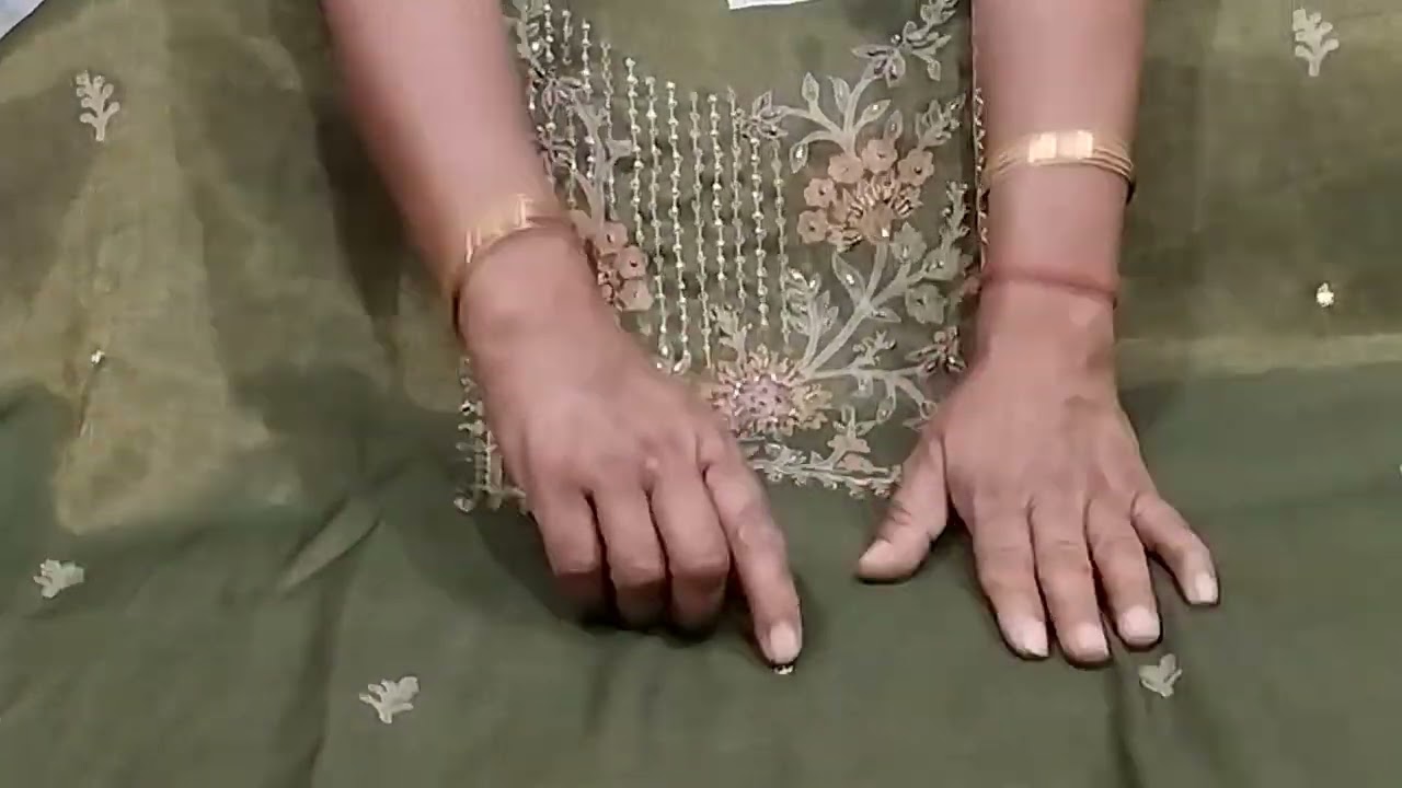 ए लुगाइयों 🤱 तुमने ऐसे सूट देखे हैं 💃इतने कम रेट में इतने 🎁हैवी सूट ord 📞 9818378153 💃💃💃💃