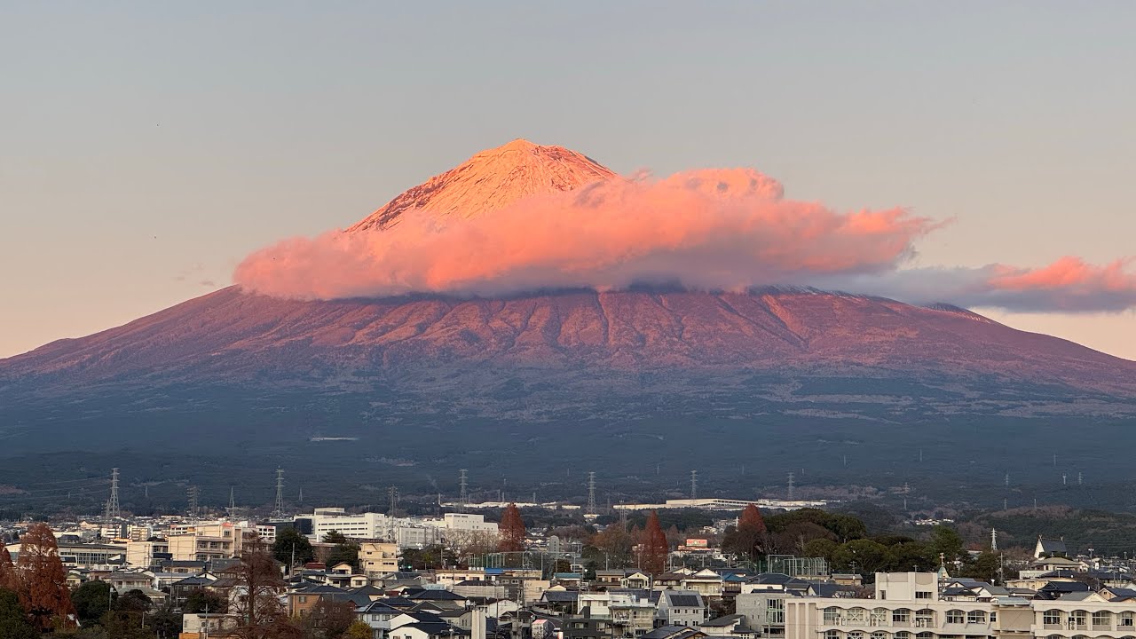 Shrines and Mount Fuji - Japan 07/12/2025