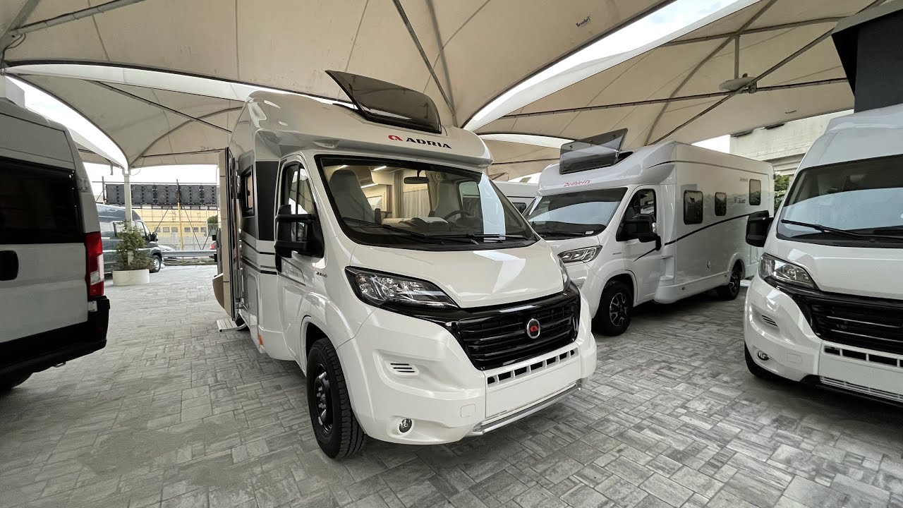 ADRIA MATRIX AXESS 600DT, 6,99 metri più SPAZIOSO in commercio, il SEMI INTEGRALE che mancava !