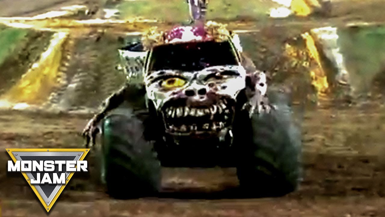 Zombie (Bari Musawwir) Freestyle | World Finals 2016 | Monster Jam