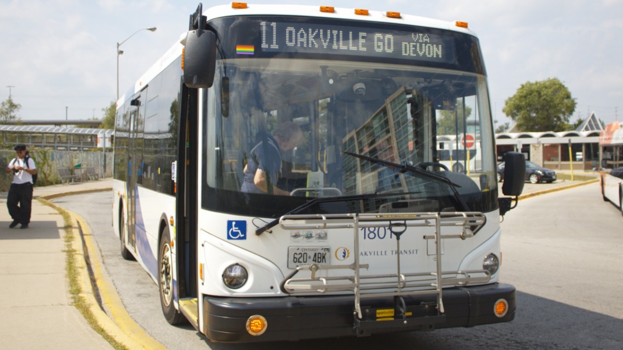 Oakville Transit Ride | 2021 Vicinity Classic Vi30