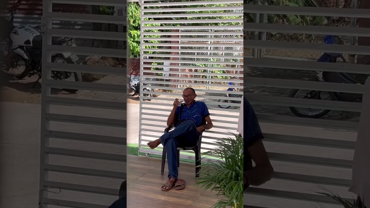 Beto no pregunta antes de tomarse el agua 😂