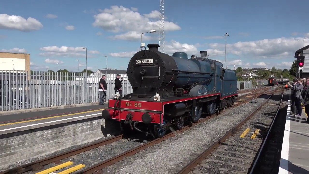 Irish Railways - V Class. 4-4-0 Compound No.85, 'Merlin'.
