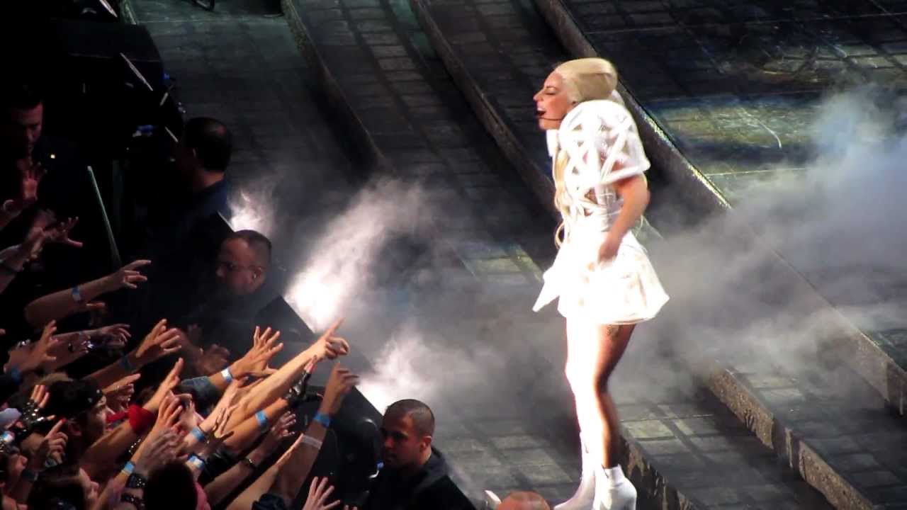Lady Gaga Bad Romance Live Hannover 24.09.12