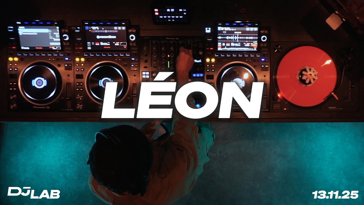 An hour w/ Léon