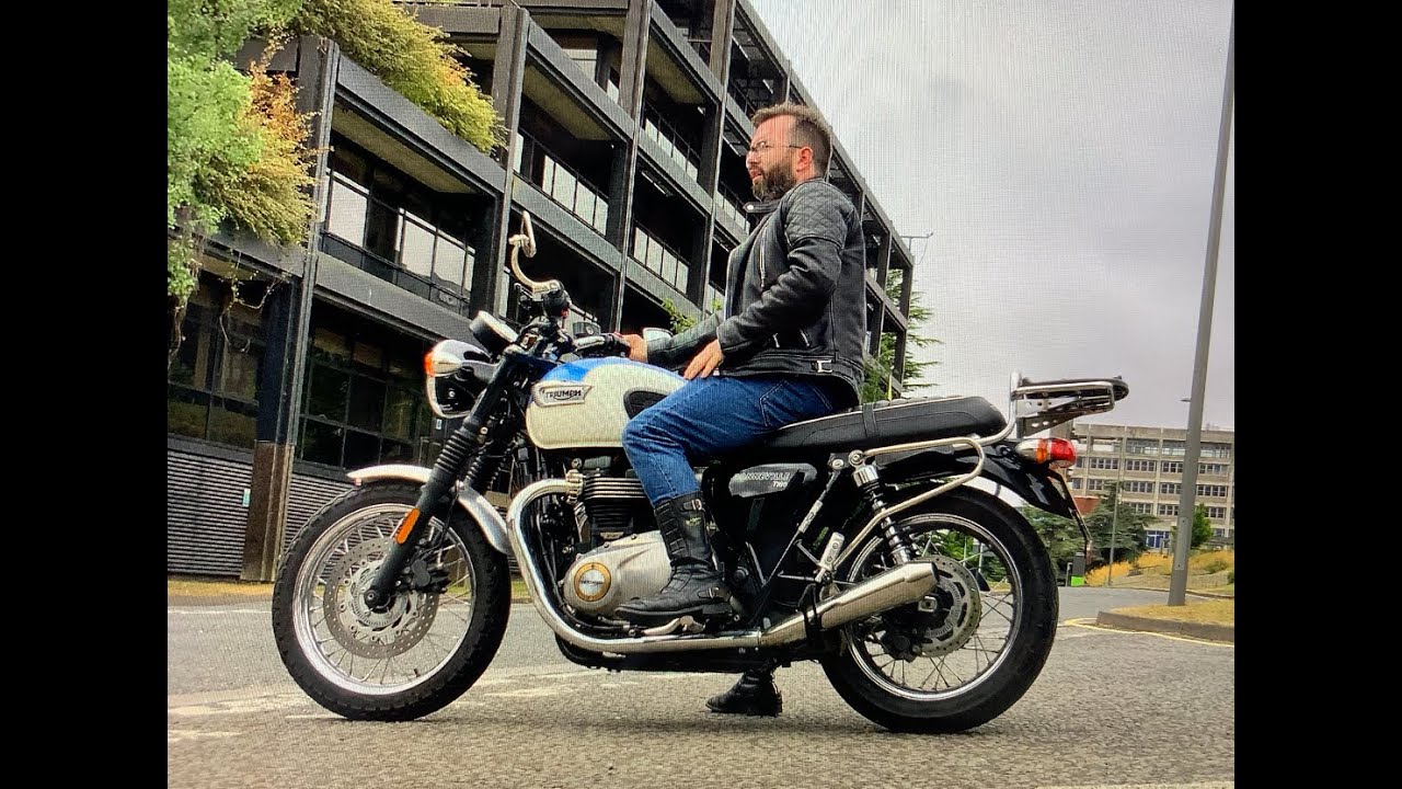 Riding tips for short riders on 2019 Triumph Bonneville