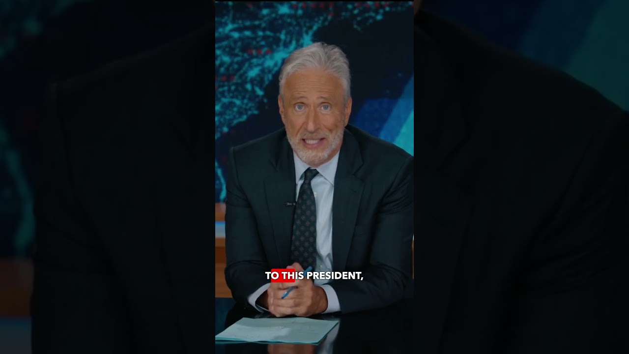 Джон Стюарт и Comedy Central попали под запрет Трампа на работу со СМИ