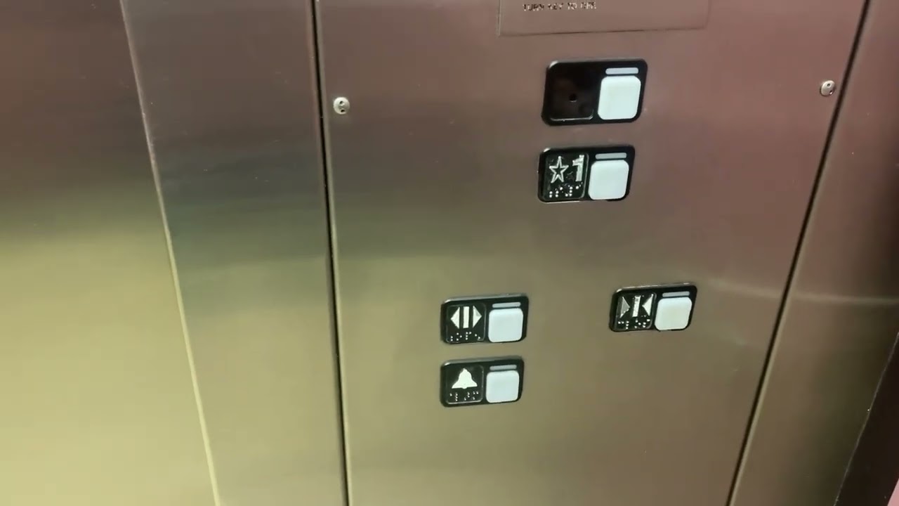 Schindler hydraulic elevator at Southpoint Mall