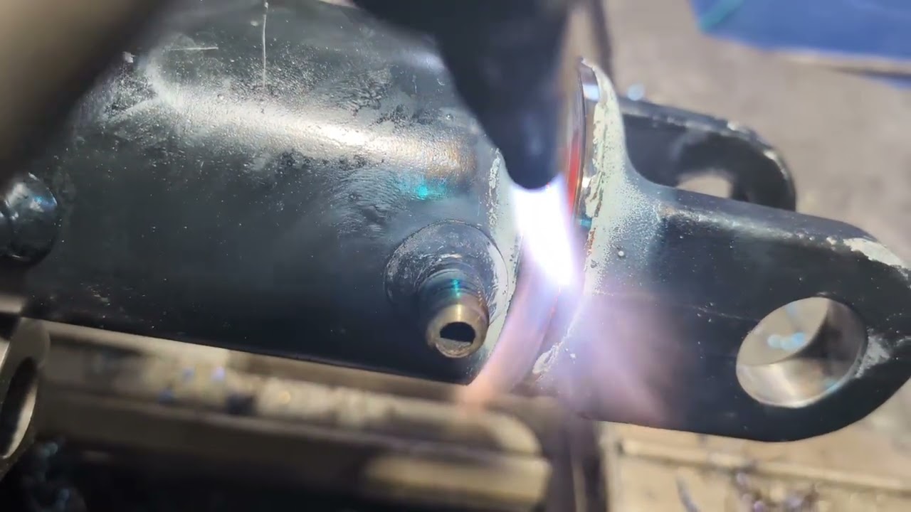 fixing a cracked hydraulic cylinder the right way 