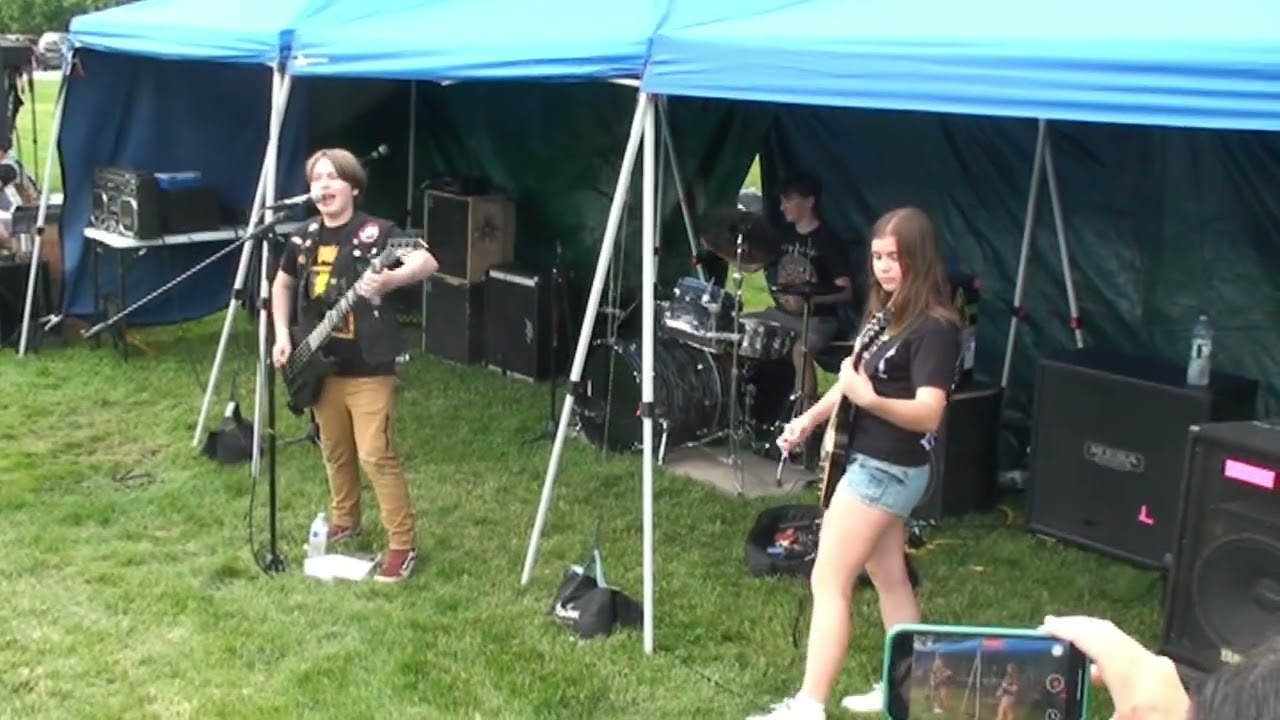 World of Chaos - Tax Evasion (live at Punk Island 2025)