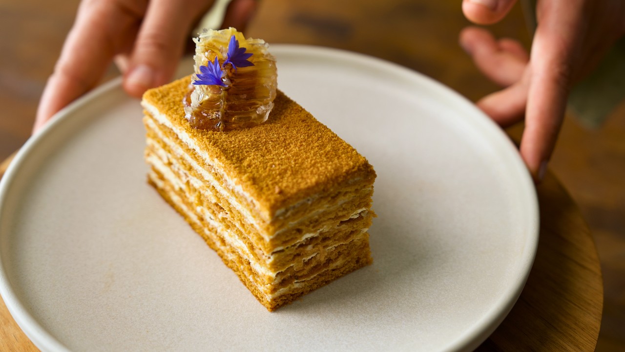 The Softest Honey Cake Ever /Our Bakery’s Bestseller/ People Fell in Love With, melt in your mouth 🍯