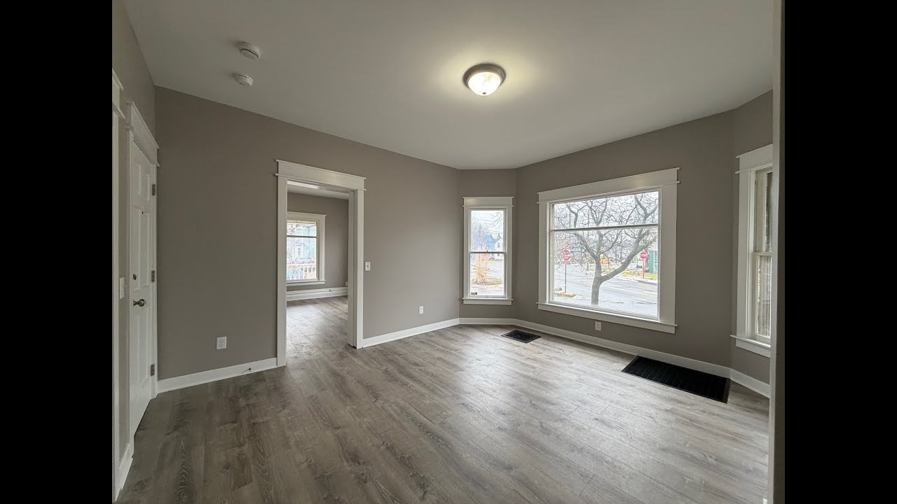 213 Burr Oak St Lower Unit, Kalamazoo, MI 49001 video tour