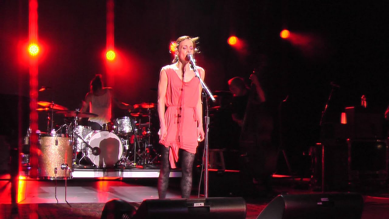 Fiona Apple - Left Alone @ The Greek Theatre Los Angeles 09-14-2012 (1080p)