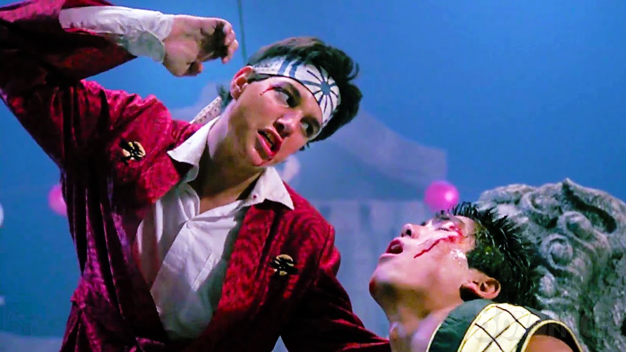 Pelea final: ¿vida o muerte? | El Karate Kid 2 | Clip en Español