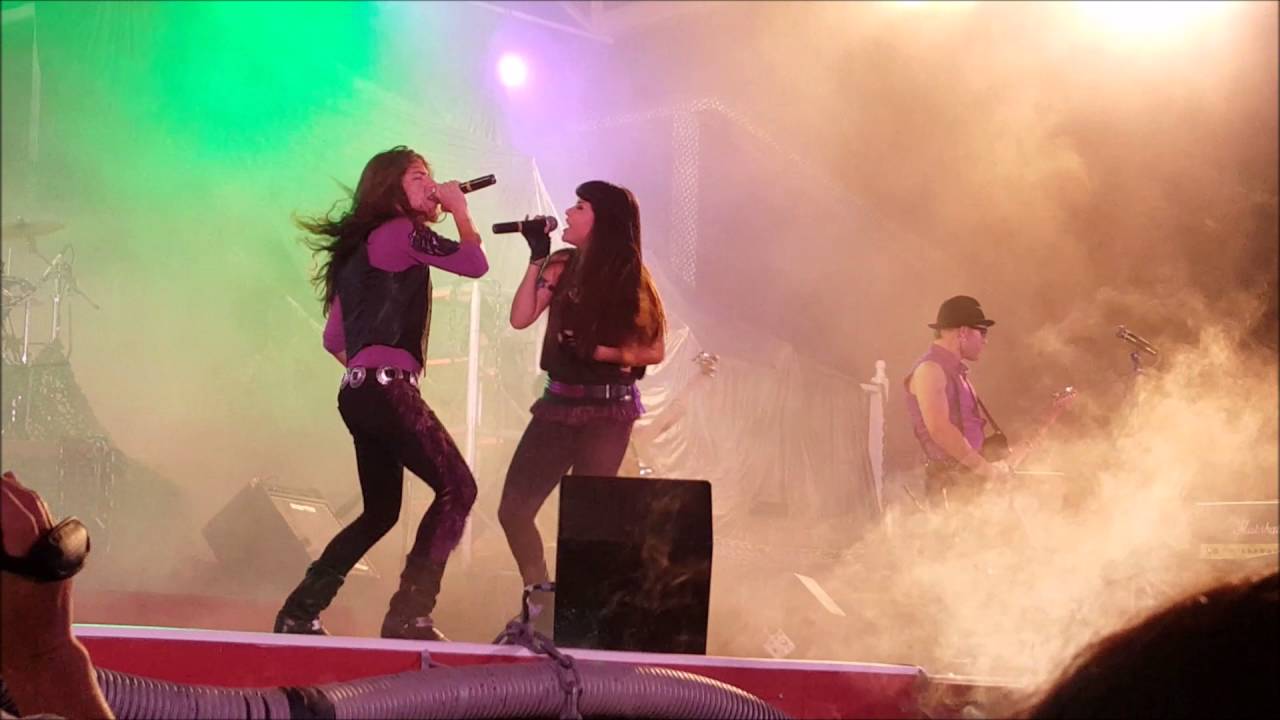 Six Flags Fiesta Texas San Antonio Rock Apocalypse Fright Fest 2016