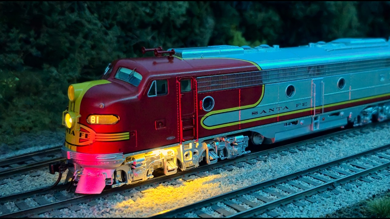 Rapido Trains E8Am No: 81L & 81A